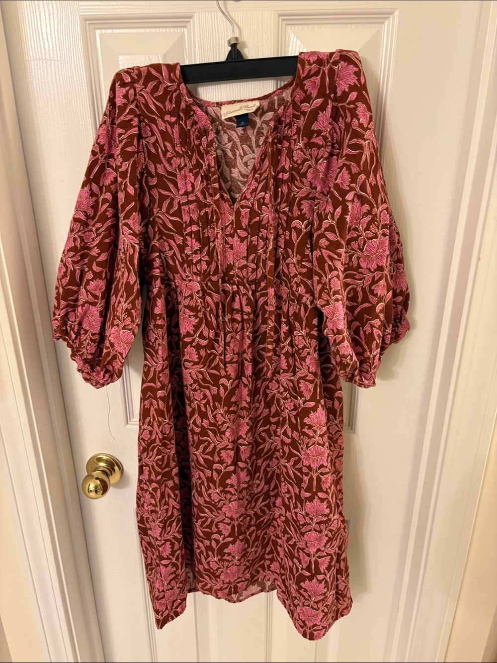 Universal Thread Rose-Pink Floral V-Neck Midi Dress